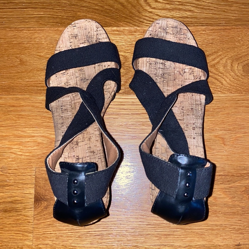 Lucky Brand Black Cork Studded Platform Wedges - Picture 5 of 8